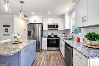 Building Photo - 278 Brooklake Pl