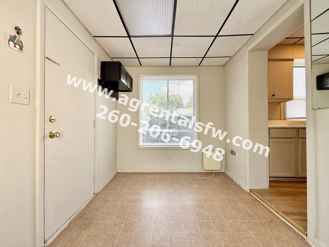 Building Photo - 2828 Raymond St