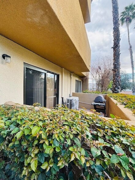 Foto del edificio - 32200 Cathedral Canyon Dr