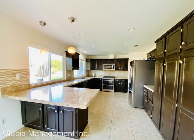 Foto del edificio - 4 br, 2 bath House - 945 N Calle Loro