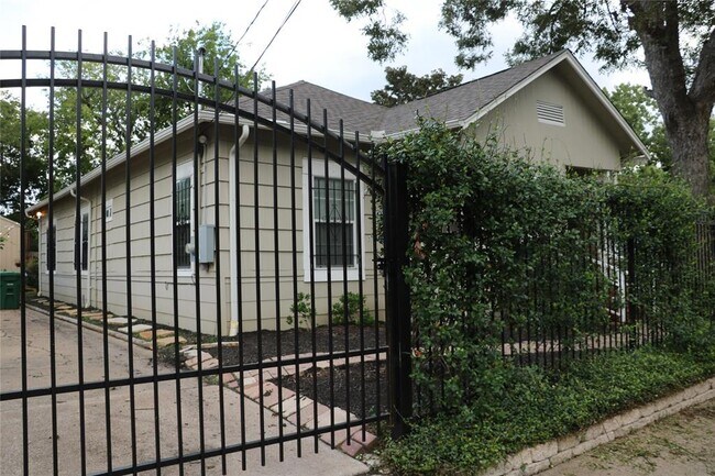 Foto del edificio - 3610 McGowen St