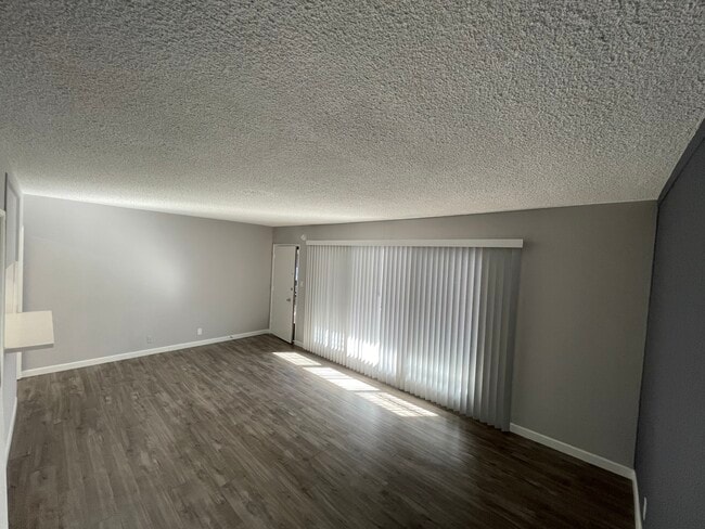 Foto del edificio - 3200 Cheviot Vista Pl