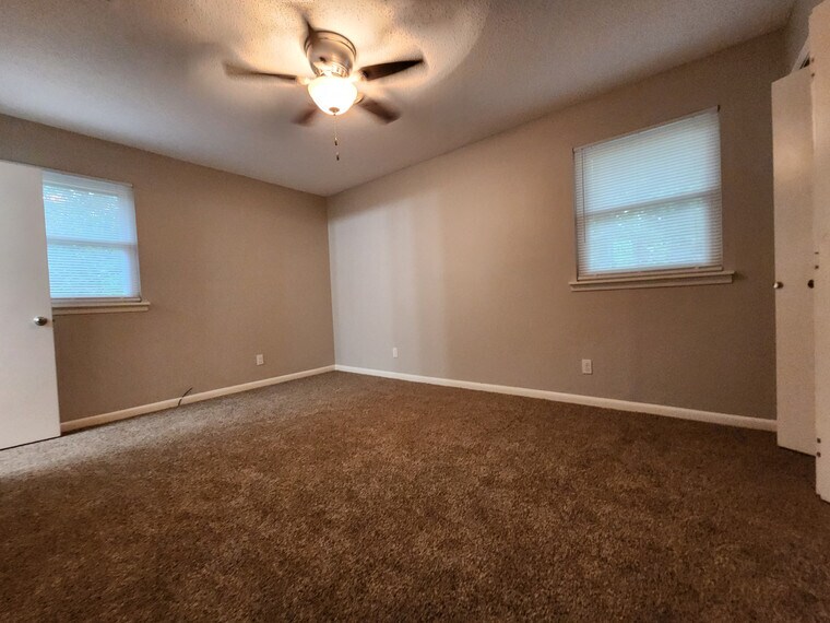 Primary Photo - 612 Lindenhurst Dr