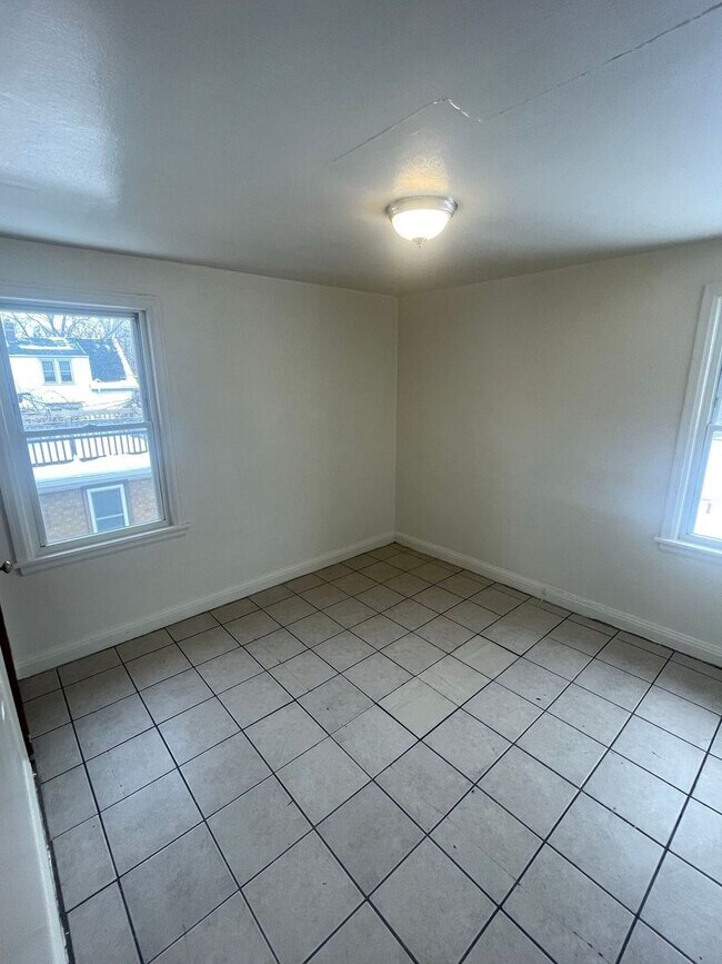 Building Photo - 3822-3824 N 36th St. (Duplex)