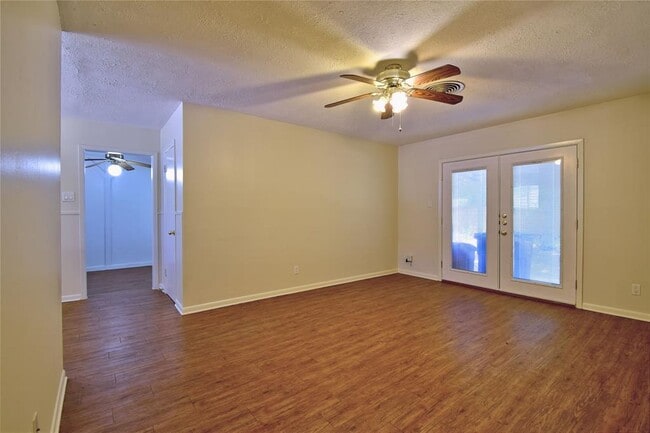 Foto del edificio - 8807 Slayton Dr