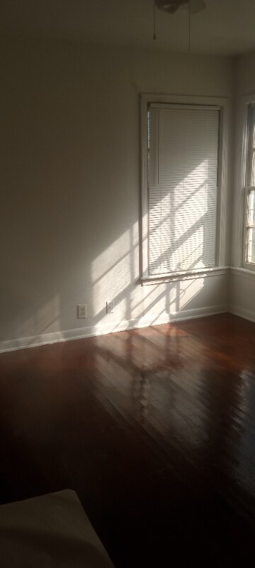 Foto del edificio - 162 Sterling Dr