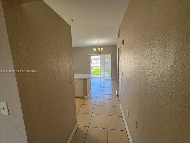Foto del edificio - 6940 NW 179th St
