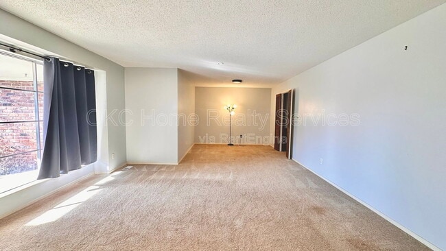 Building Photo - 12109 Camelot Dr