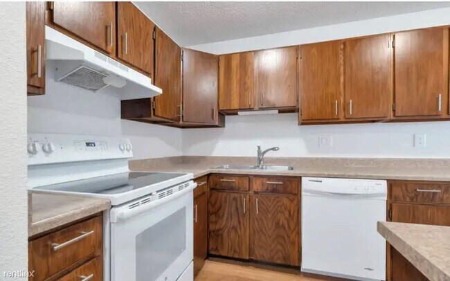 Foto del edificio - 3 br, 1.5 bath Condo - 1709 Cato Circle 1