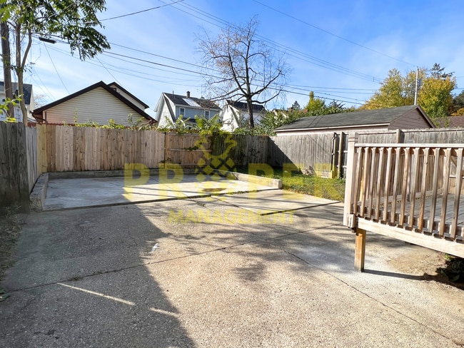 Building Photo - 4 bedroom, 2 bathrooms house for rent