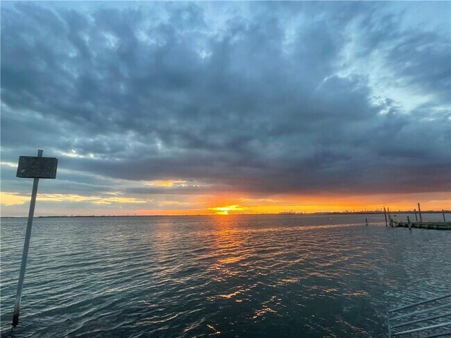 Building Photo - 327 Beach 88th St