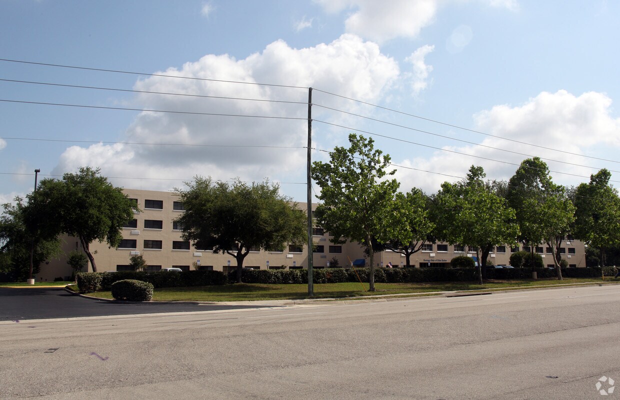 Building Photo - Heritage Oaks of Palm Harbor