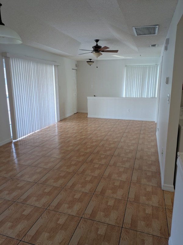 Foto del edificio - 4369 White Pine Ave