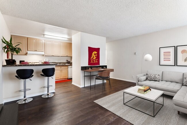 Photo - 947 W 30th St Apartment