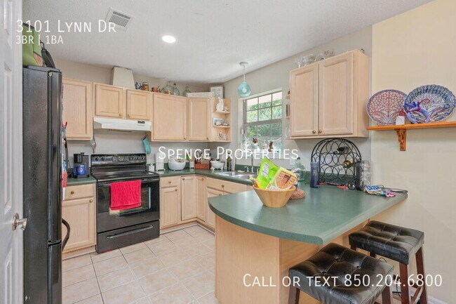 Building Photo - 3103 Lynn Dr