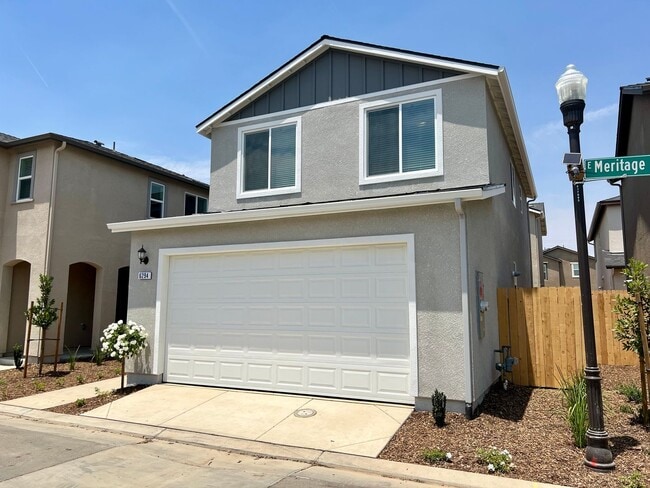 Building Photo - Stunning Brand-New 3-Bedroom Home in Gated...