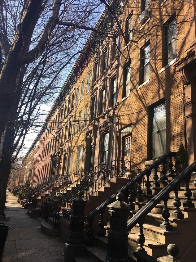 Primary Photo - 2 Mercer St
