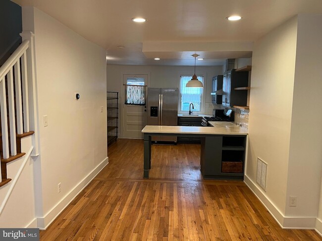 Photo - 1231 W 37th St Townhome