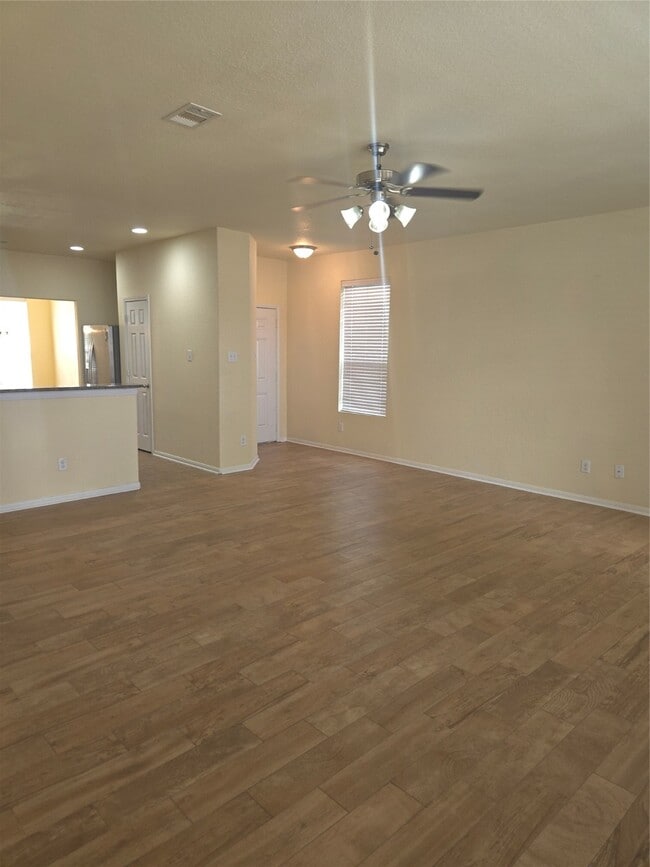 Foto del edificio - 2431 Cloudy Bay Dr