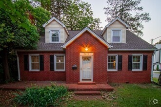 Building Photo - 3400 Eastway Dr