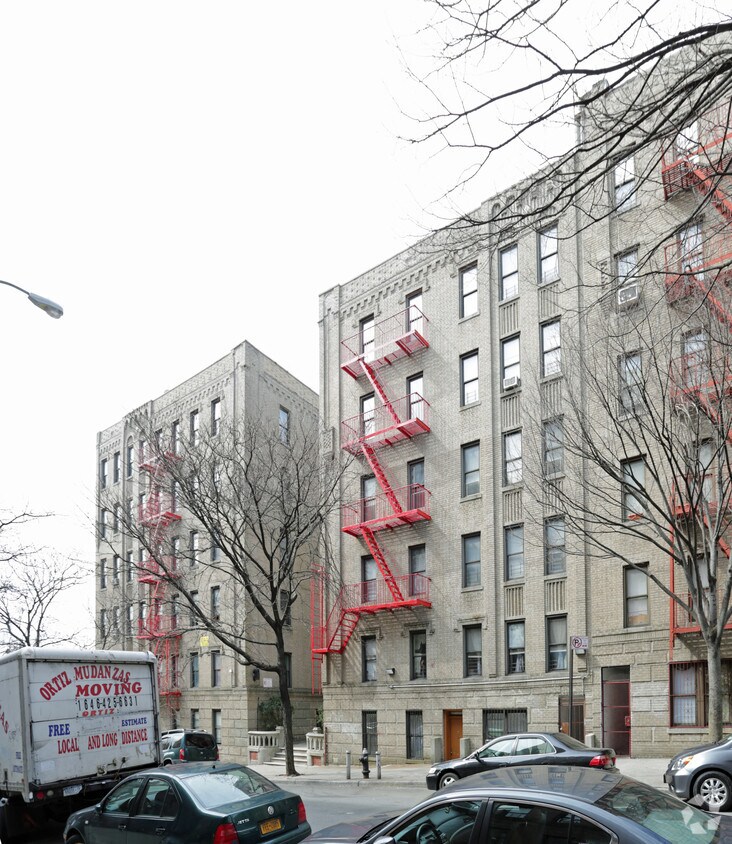 Primary Photo - 3133-3135 Rochambeau Ave