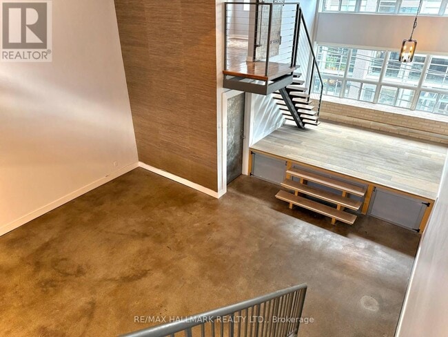 Photo du bâtiment - 221 - 1173 DUNDAS STREET E