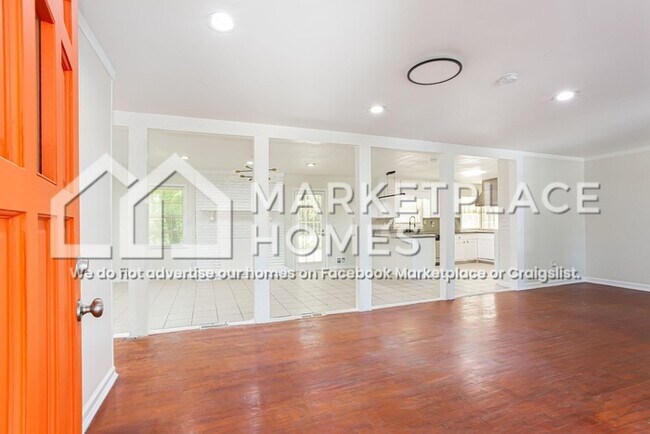 Foto del edificio - 4477 Glenhaven Dr