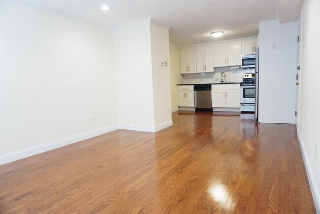 Building Photo - 5 Blair Pl