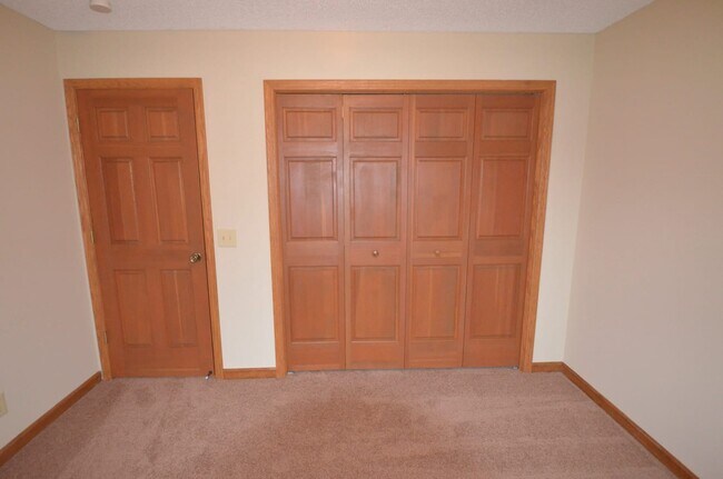 Building Photo - 5415 Norwood Ln N