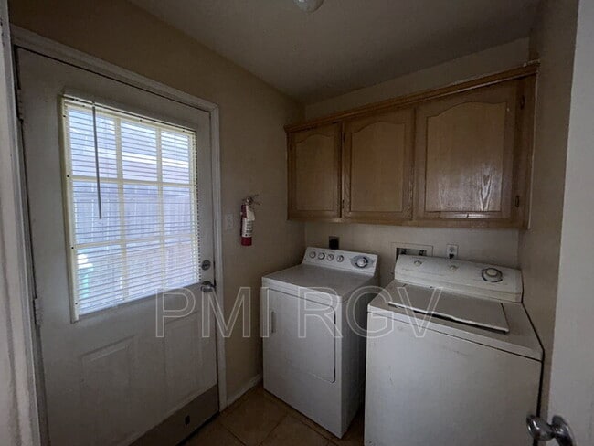 Foto del edificio - 1803 Douglas