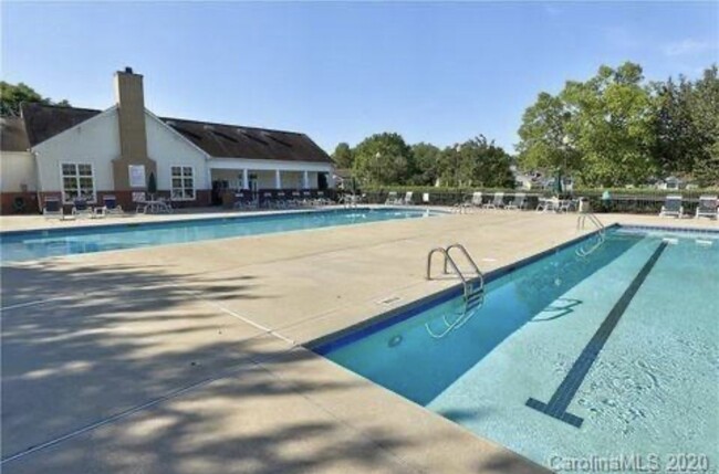 Building Photo - 16408 Redstone Mountain Ln