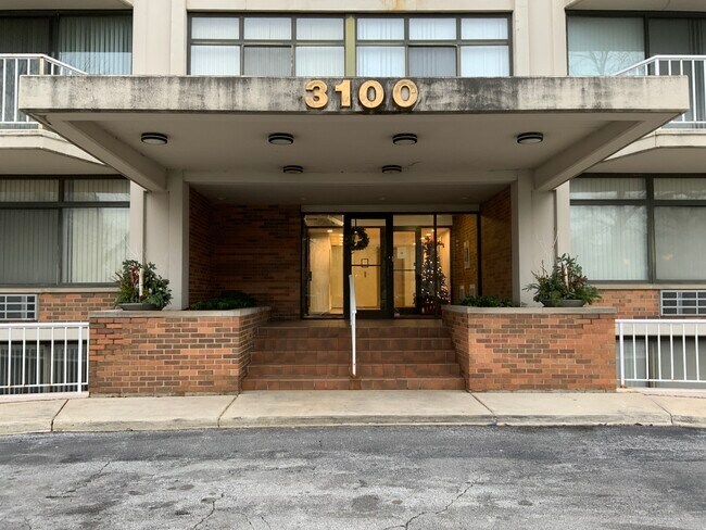 Building Photo - 3100 S King Dr