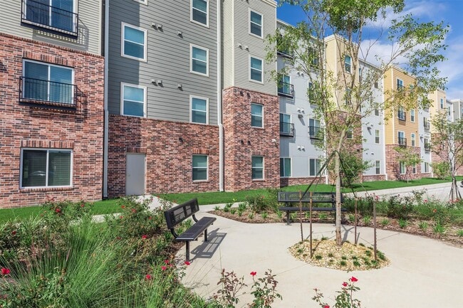 Building Photo - 11777 Nicholson Dr