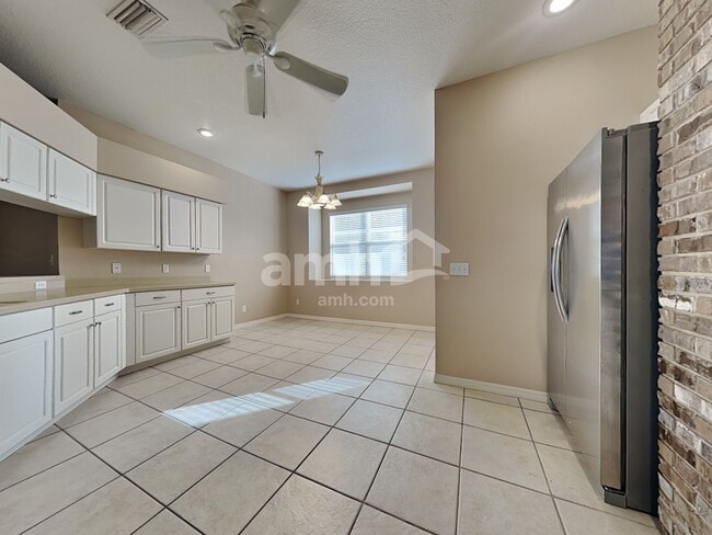 Building Photo - 6648 Thackston Dr