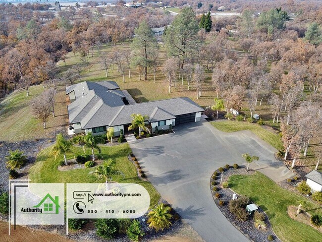 Building Photo - 21995 Los Altos Dr. Large home In Palo Ced...