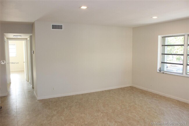 Foto del edificio - 1958 Monroe St