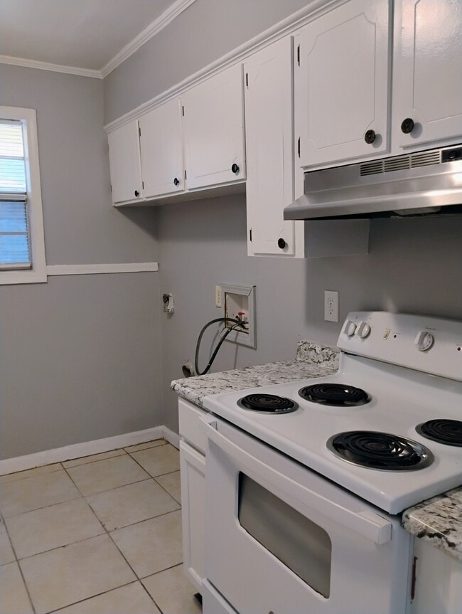 Foto del edificio - 832 Holt Dr