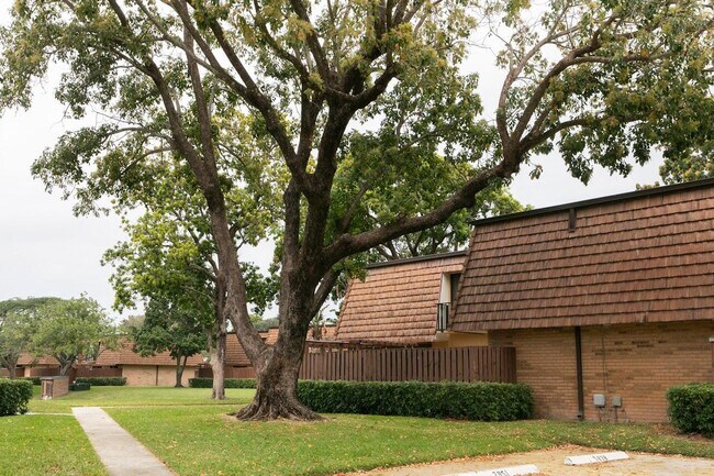 Foto del edificio - 2815 28th Ln