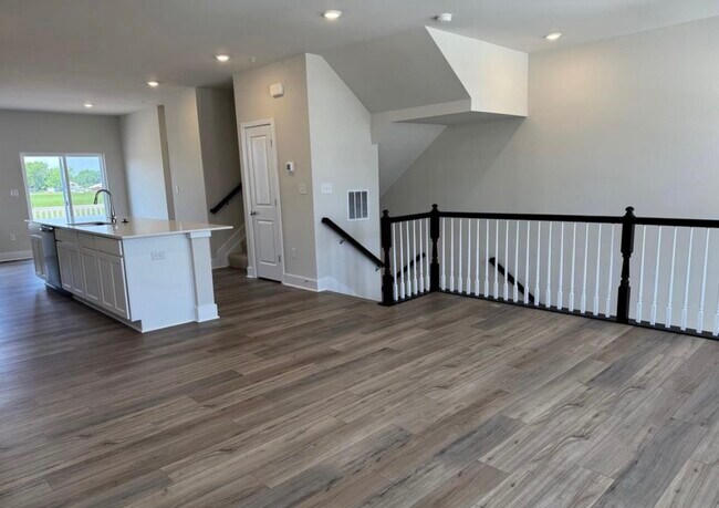 Foto del edificio - 1312 Lake Lucerne Ln