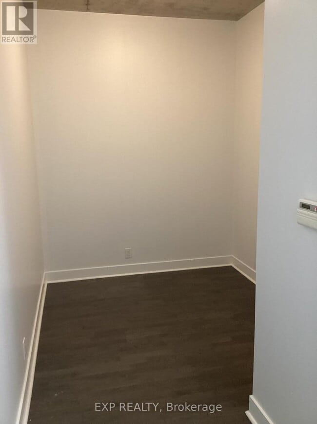 Building Photo - 399 Adelaide St W