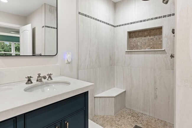 Foto del edificio - 1096 Canyon View Dr