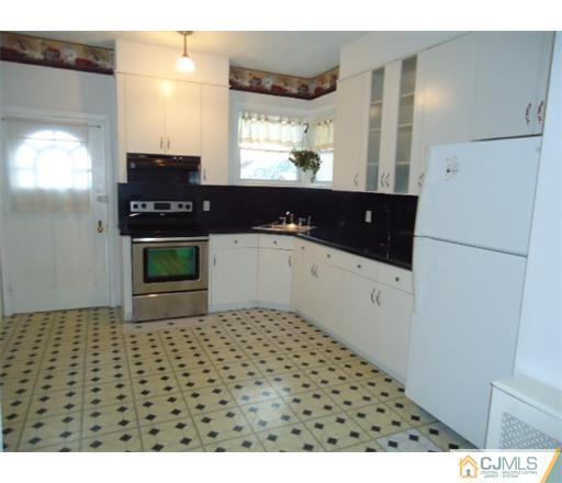 Building Photo - 721 Amboy Ave