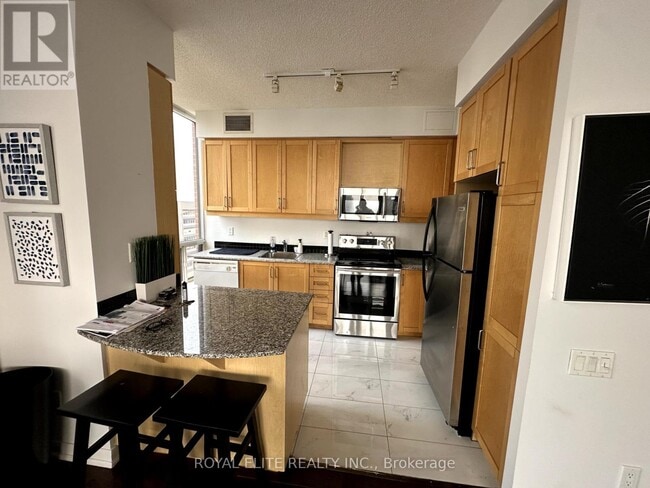 Building Photo - 33-3133 Sheppard Ave E