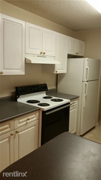 Building Photo - 429 Plaza Dr