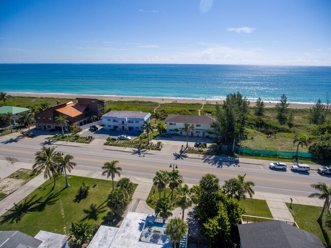 Building Photo - 1144 S Ocean Dr