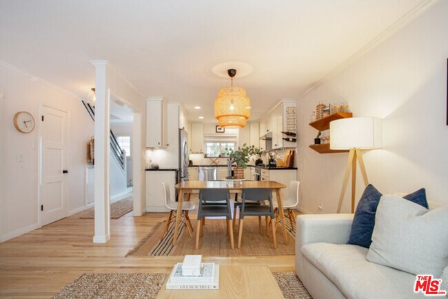 Foto del edificio - 8130 Redlands St