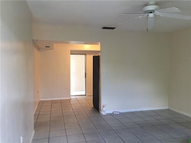Foto del edificio - 6301 Moseley St
