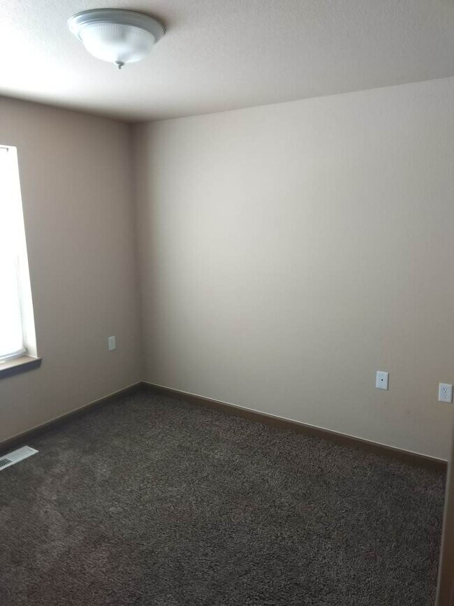 Building Photo - 822 N Gurley Ave