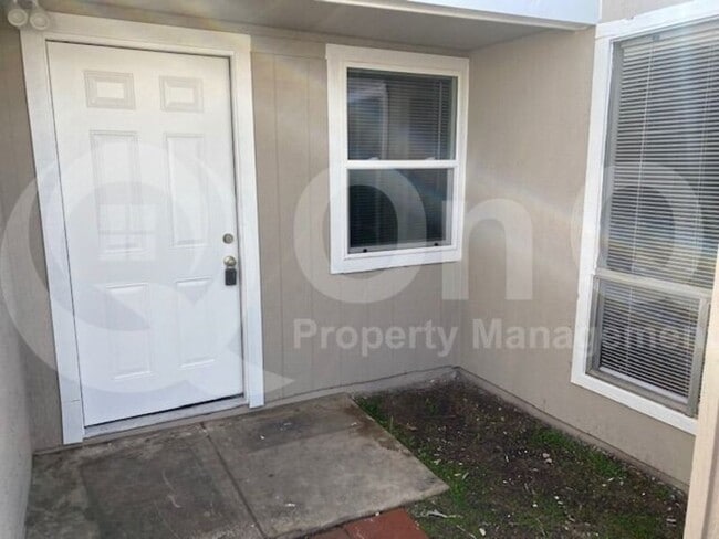 Building Photo - 4337 N 19th Dr