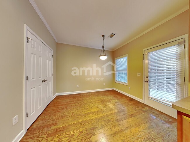Building Photo - 708 Austin Creek Dr